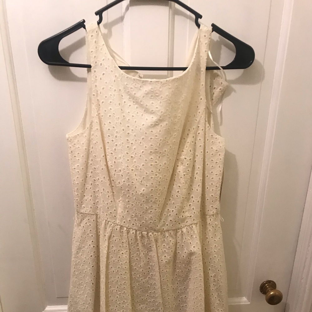 Jessica Simpson off-white peplum A- like dress.